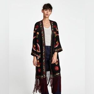 Zara NWT Floral Embroidered oversized Kimono with Fringe, M-L